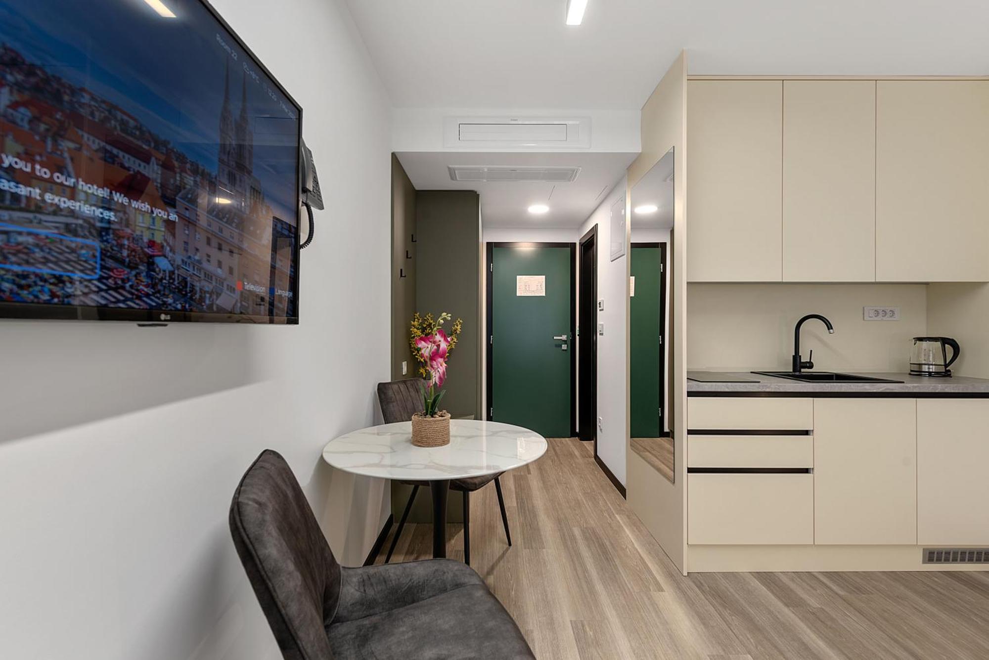 Studio Apartments Lenuzzi زغرب المظهر الخارجي الصورة